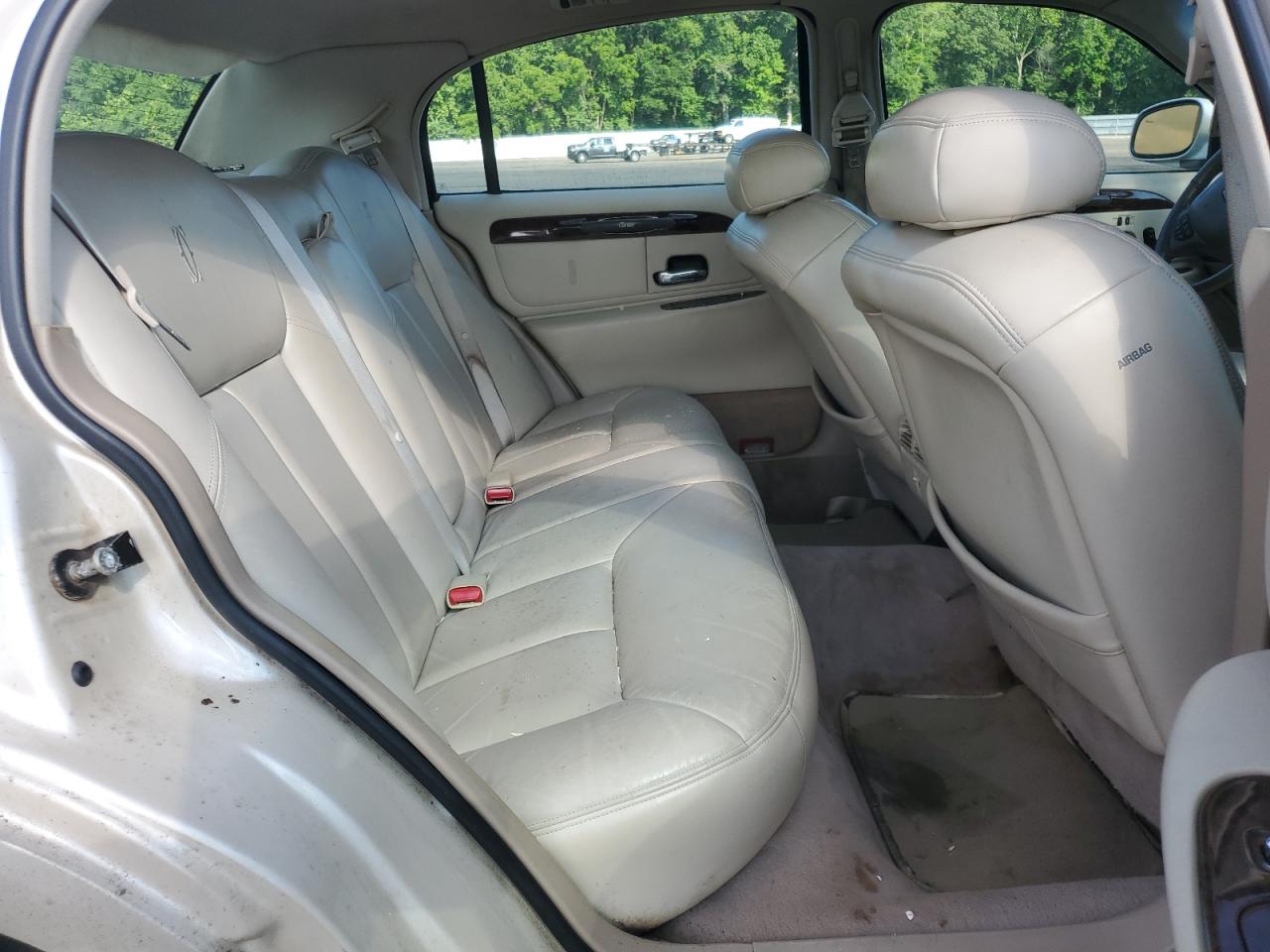 1999 Lincoln Town Car Cartier VIN: 1LNHM83W7XY605873 Lot: 64357805