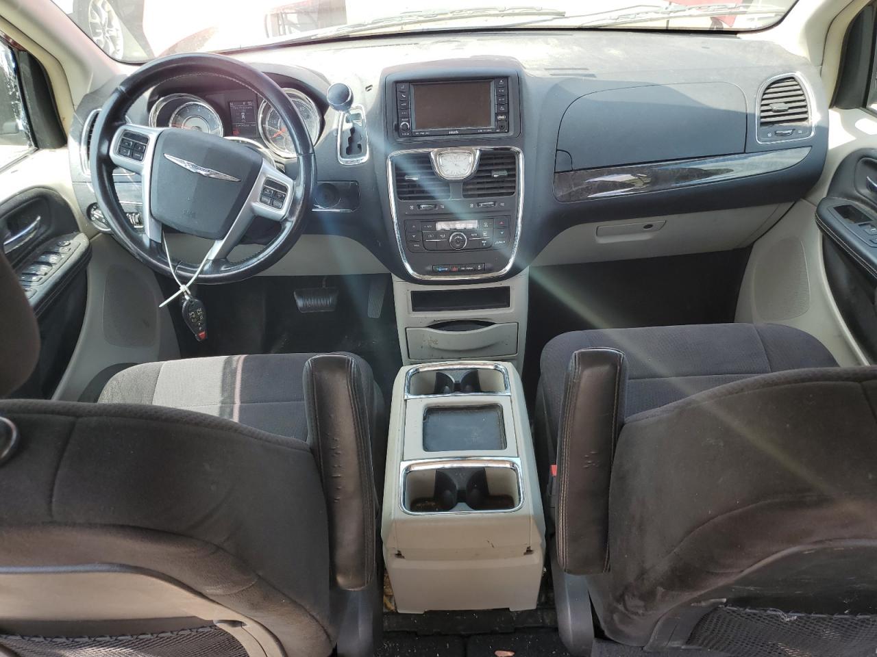 2011 Chrysler Town & Country Touring VIN: 2A4RR5DG4BR698293 Lot: 64368105