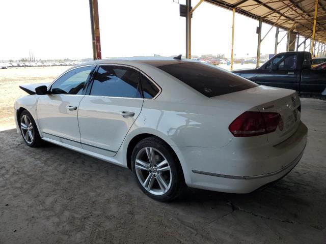  VOLKSWAGEN PASSAT 2013 Biały