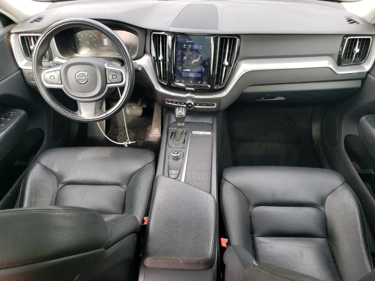 2018 Volvo Xc60 T5 VIN: LYV102RK0JB077542 Lot: 64131645