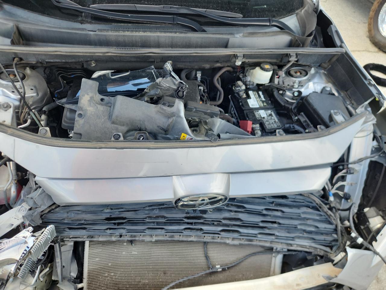 2020 Toyota Rav4 Xle VIN: 2T3W1RFV9LC070354 Lot: 64863775
