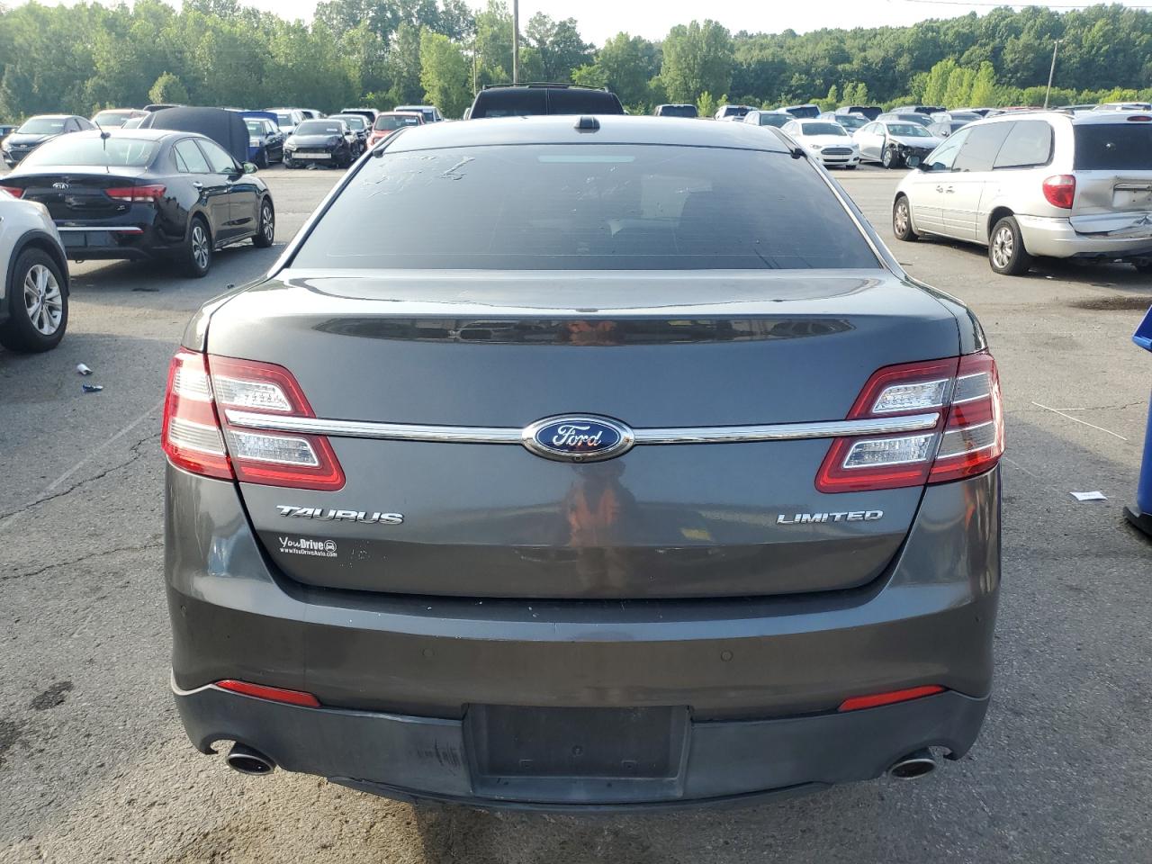 2015 Ford Taurus Limited VIN: 1FAHP2F80FG118417 Lot: 65682195