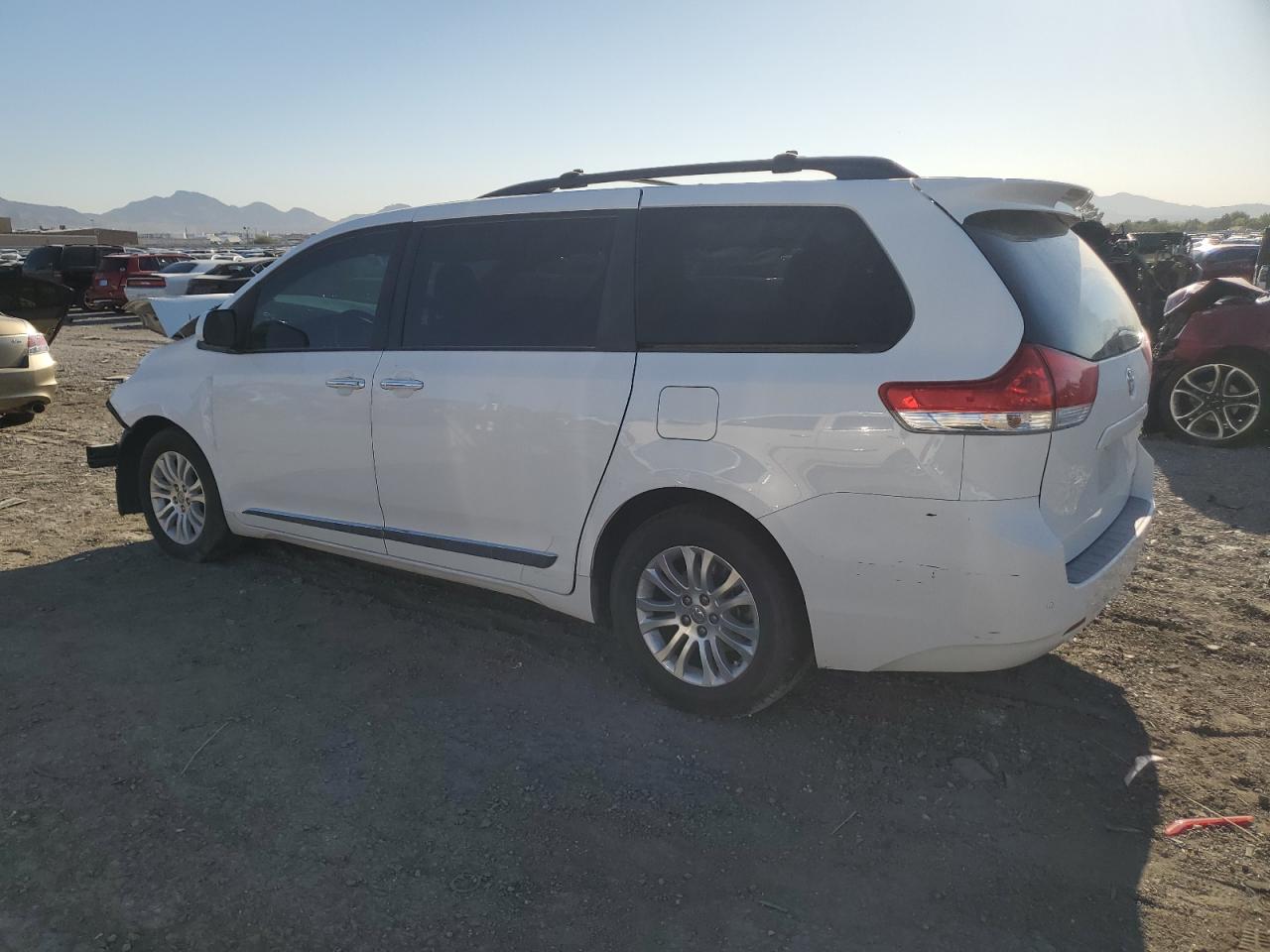 2013 Toyota Sienna Xle VIN: 5TDYK3DC9DS405330 Lot: 66231345
