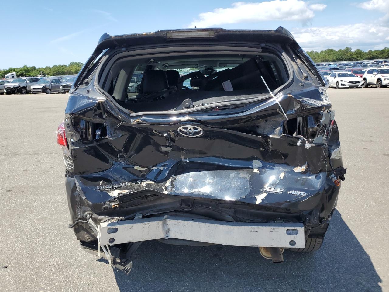 2018 Toyota Highlander Se VIN: 5TDJZRFHXJS871692 Lot: 65020225