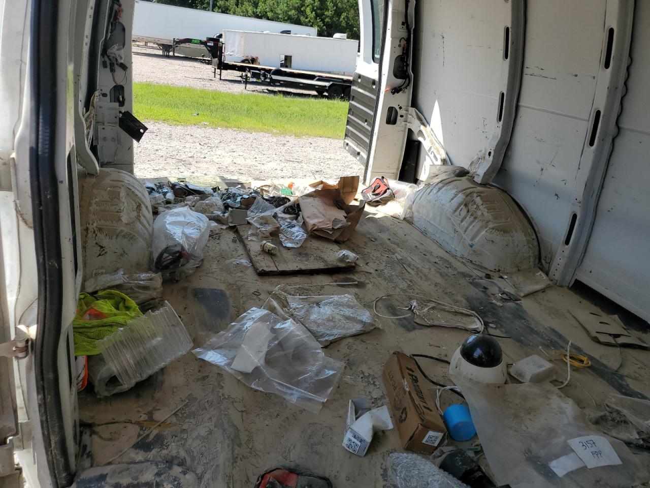 2017 GMC Savana G2500 VIN: 1GTW7BFGXH1116883 Lot: 66181165