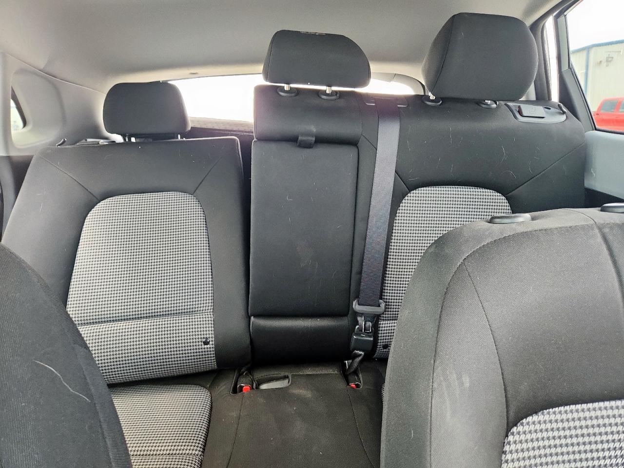 2021 Hyundai Kona Sel VIN: KM8K22AA4MU661076 Lot: 65018235