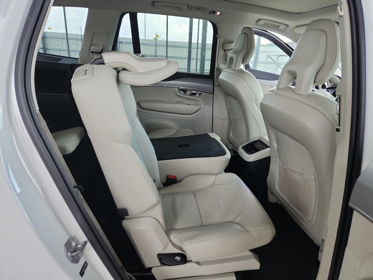 2021 Volvo Xc90 T5 Momentum VIN: YV4102CKXM1768756 Lot: 64090425