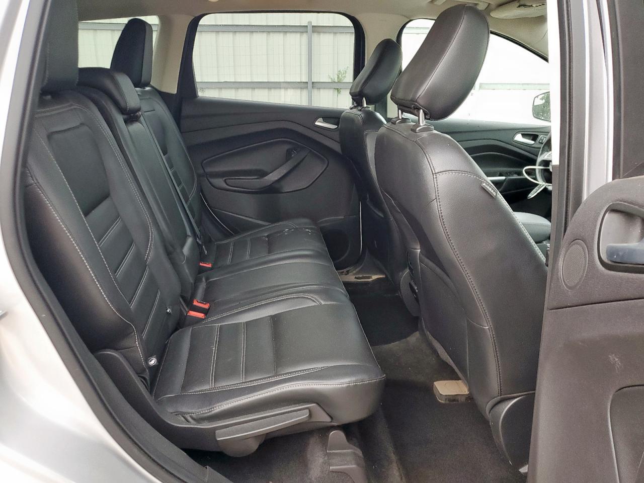 1FMCU9J94JUB72380 2018 Ford Escape Titanium