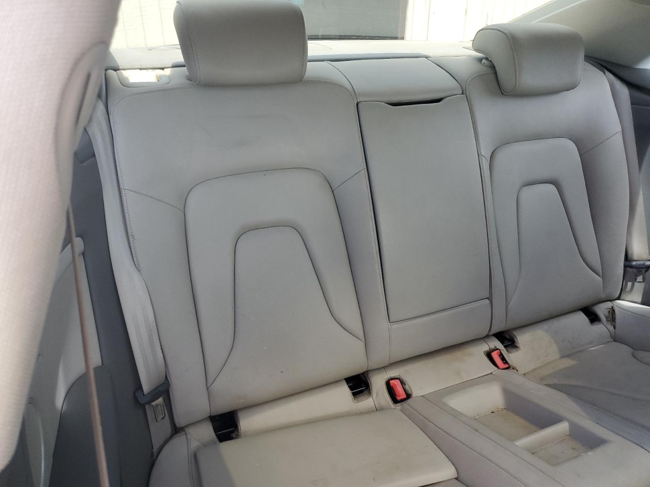 2010 Audi A5 Premium Plus VIN: WAULFAFR2AA042251 Lot: 63265335