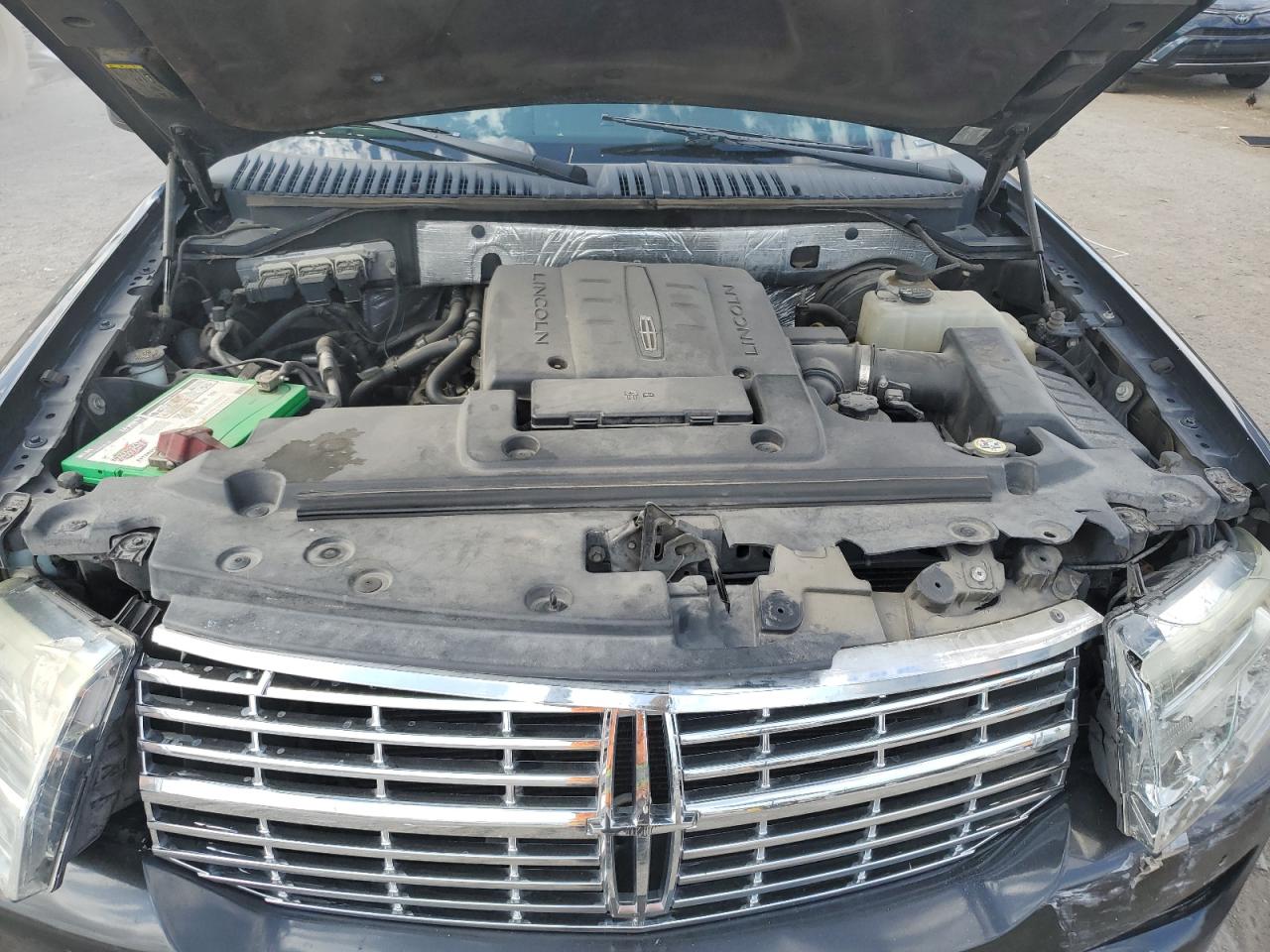 2010 Lincoln Navigator VIN: 5LMJJ2H56AEJ00646 Lot: 63120115