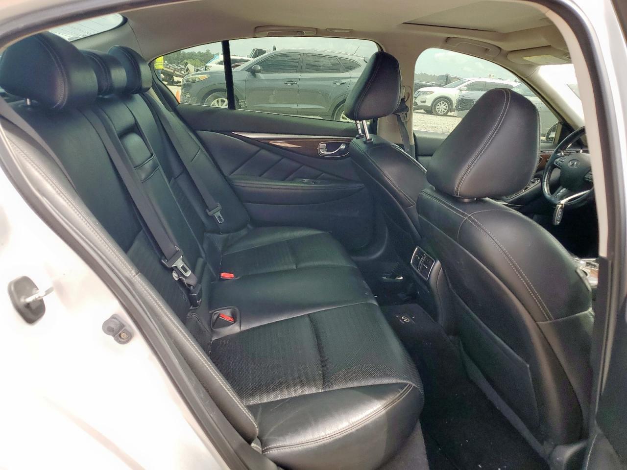 2015 Infiniti Q50 Base VIN: JN1BV7AP7FM331113 Lot: 64572335