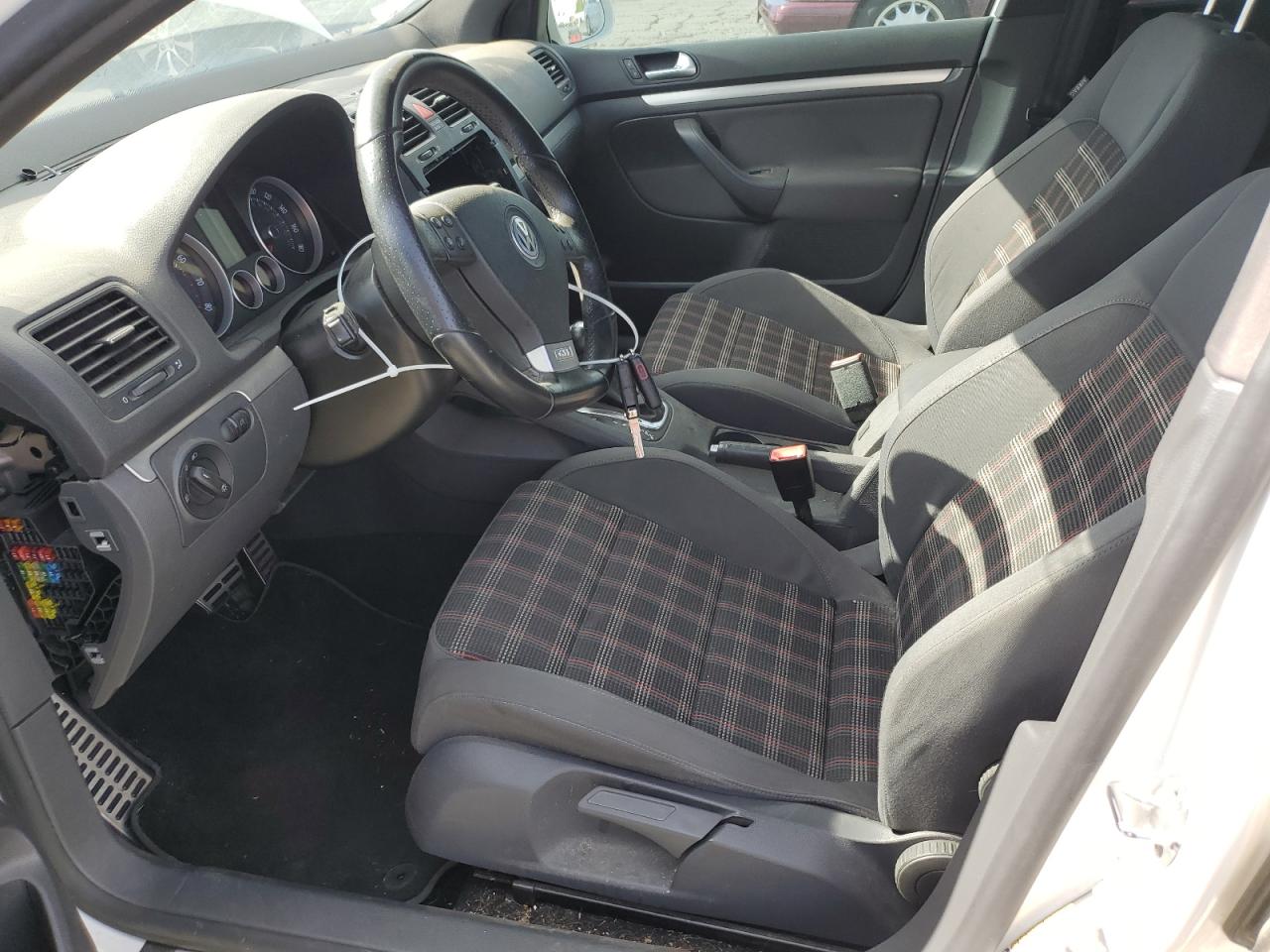 2008 Volkswagen Gti VIN: WVWHV71K88W239642 Lot: 63648665