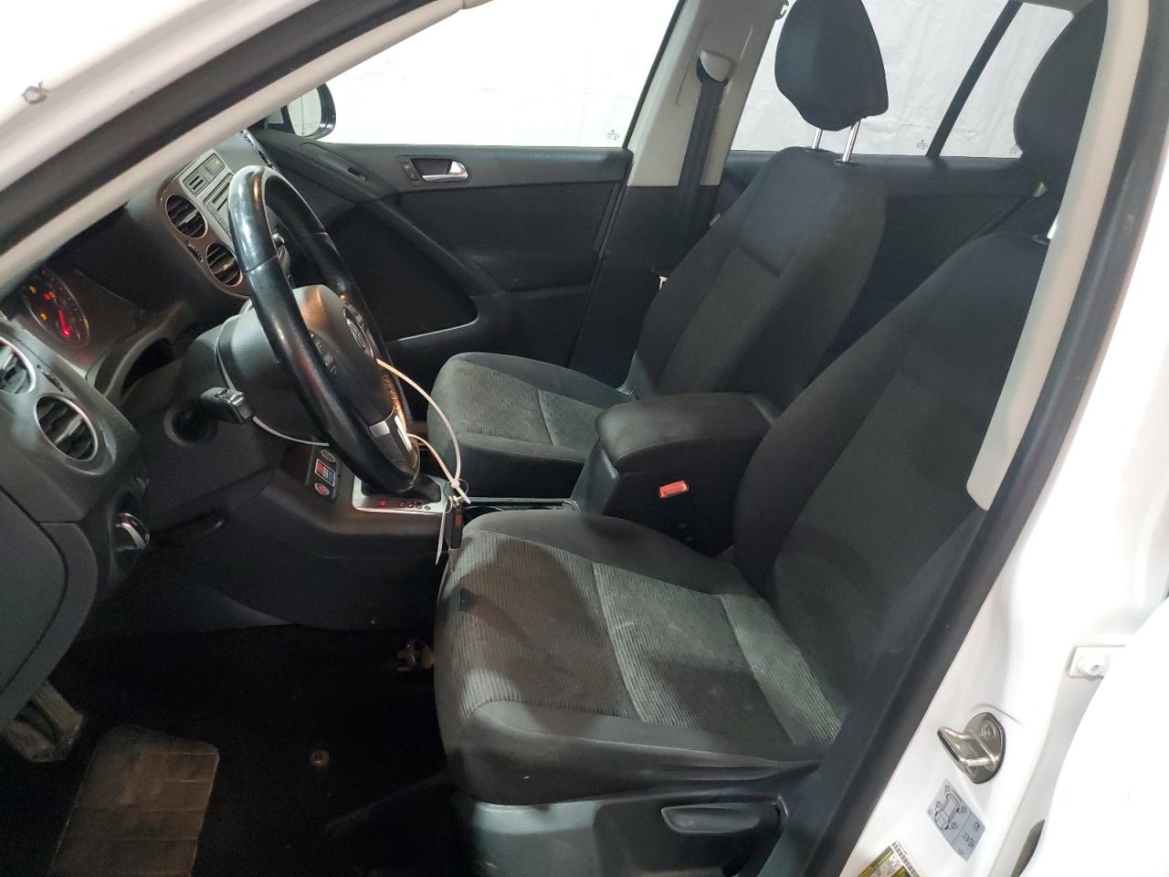 2017 Volkswagen Tiguan S VIN: WVGAV7AXXHK054475 Lot: 66007575