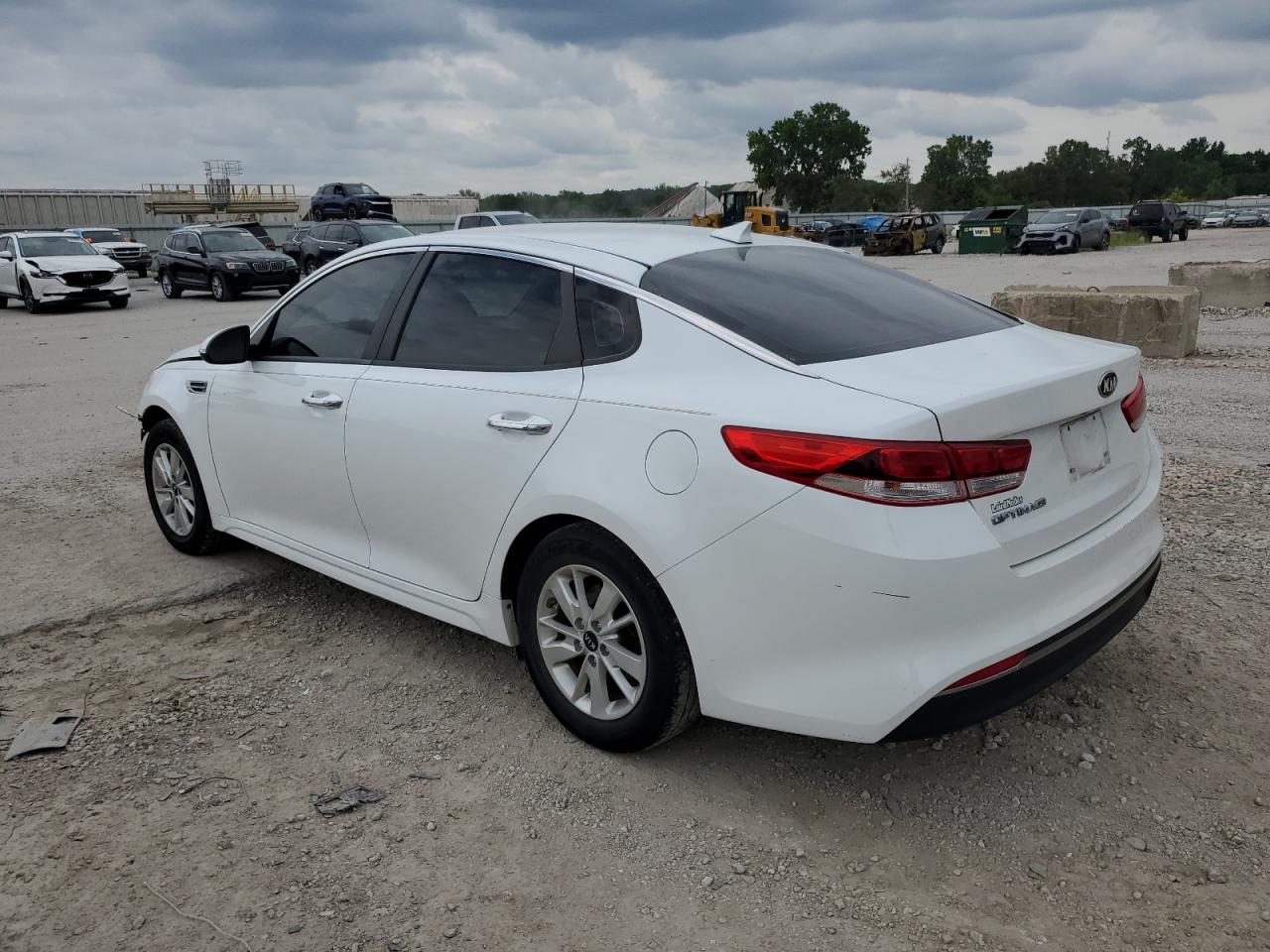 5xxgt4l37hg161569 5XXGT4L37HG161569 2017 Kia Optima Lx