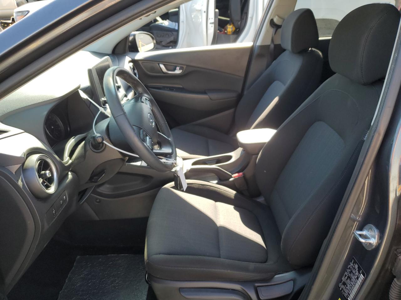 2022 Hyundai Kona Sel VIN: KM8K32AB2NU767503 Lot: 63109065
