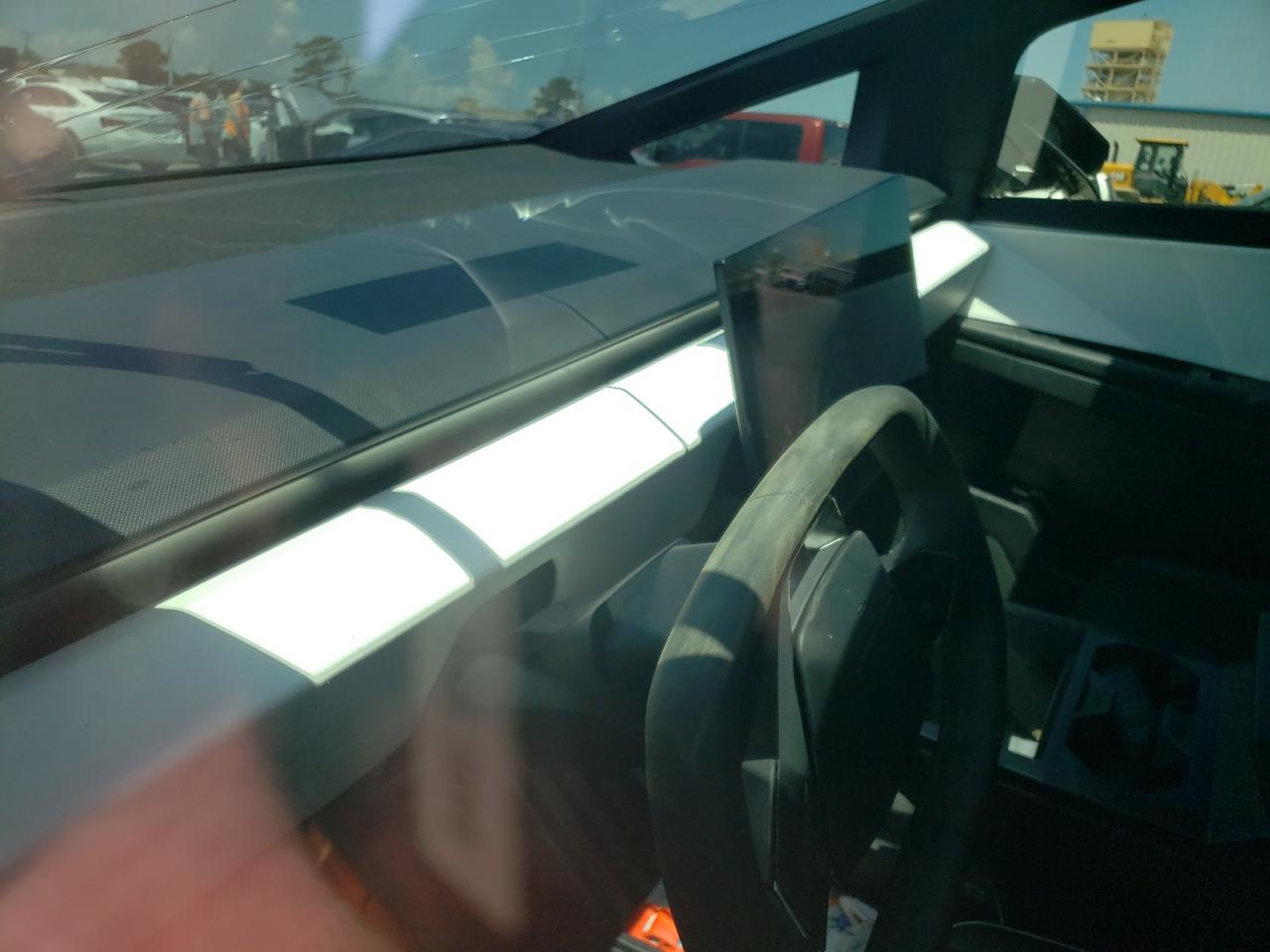 2024 Tesla Cybertruck VIN: 7G2CEHED9RA008292 Lot: 65933485