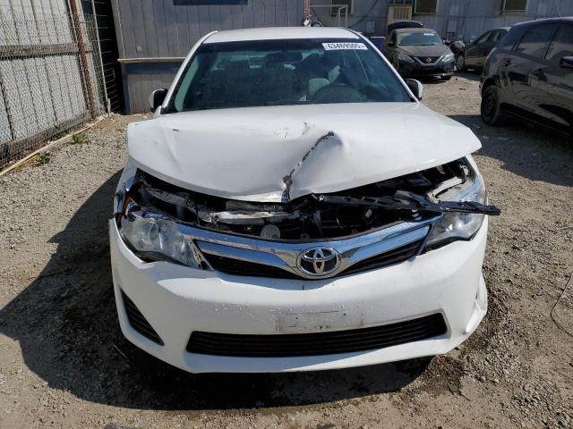 Седаны TOYOTA CAMRY 2013 Белы