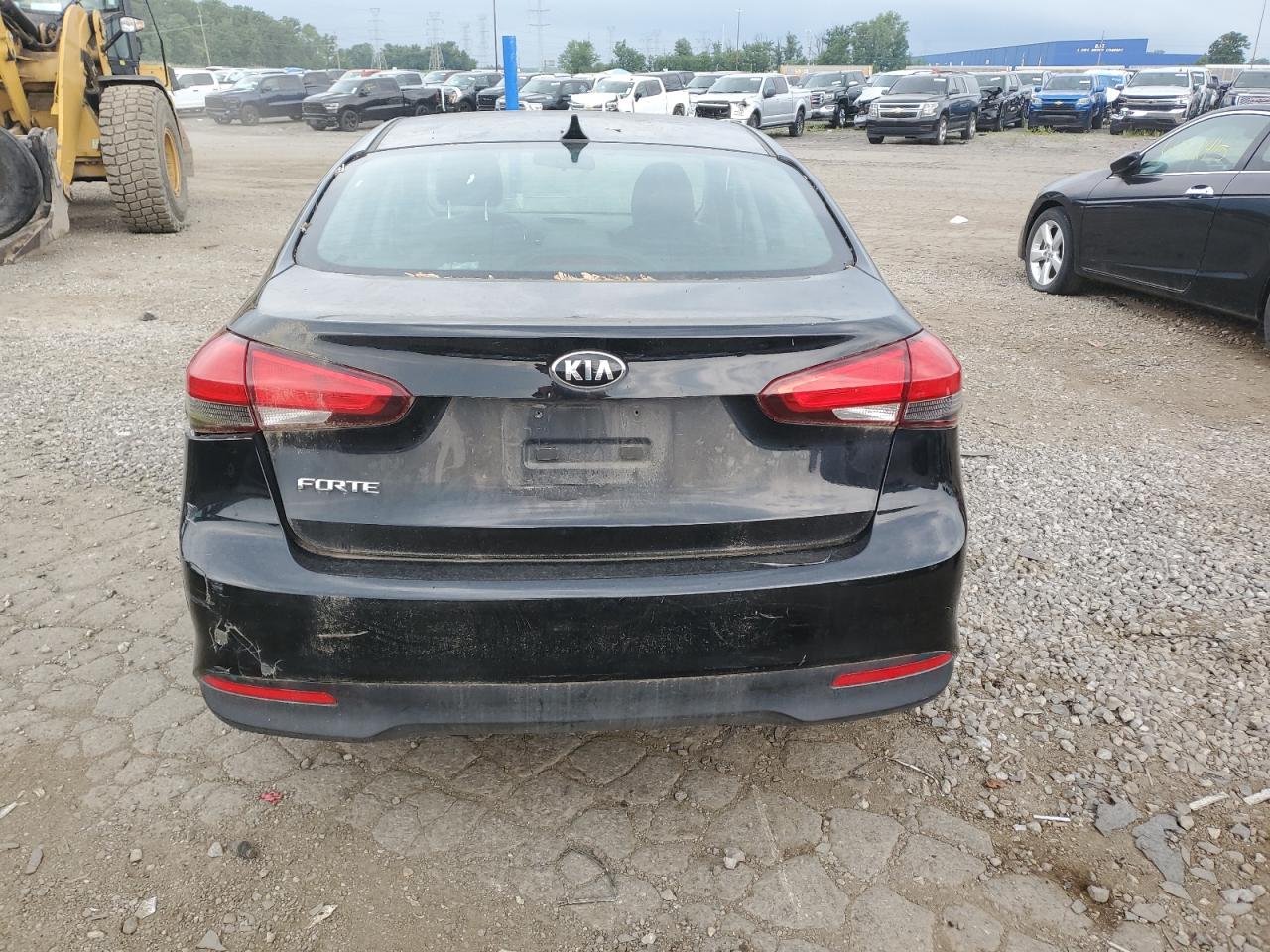 2017 Kia Forte Lx VIN: 3KPFK4A7XHE085889 Lot: 63628305