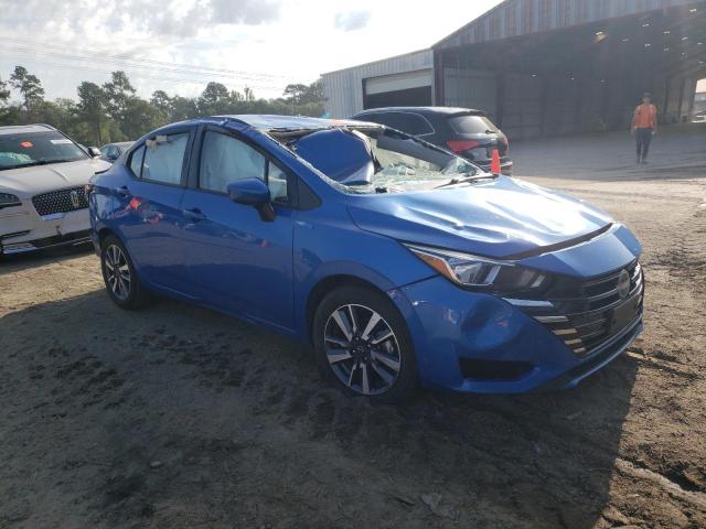  NISSAN VERSA 2024 Granatowy