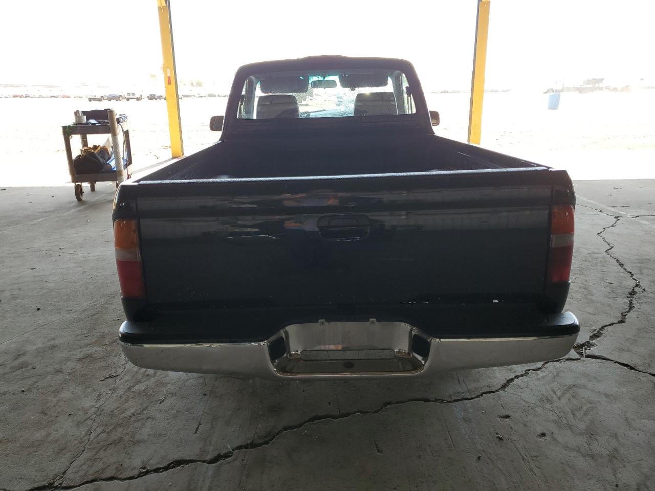 1998 Toyota Tacoma VIN: 4TANL42N8WZ158602 Lot: 64336945