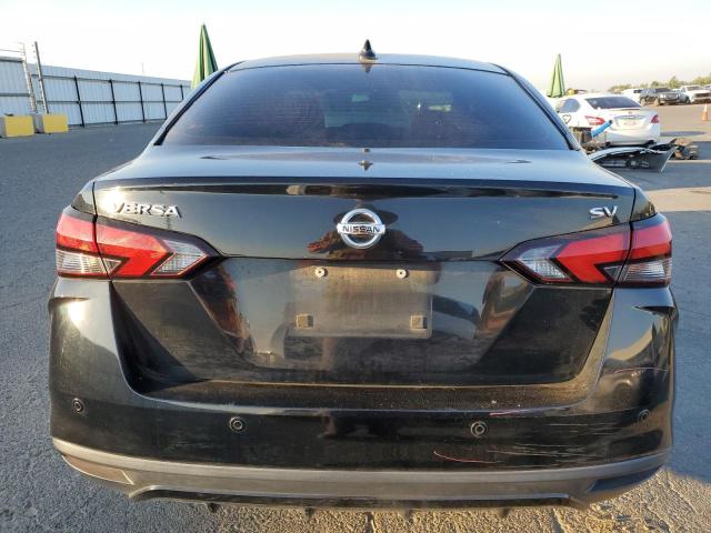  NISSAN VERSA 2020 Czarny