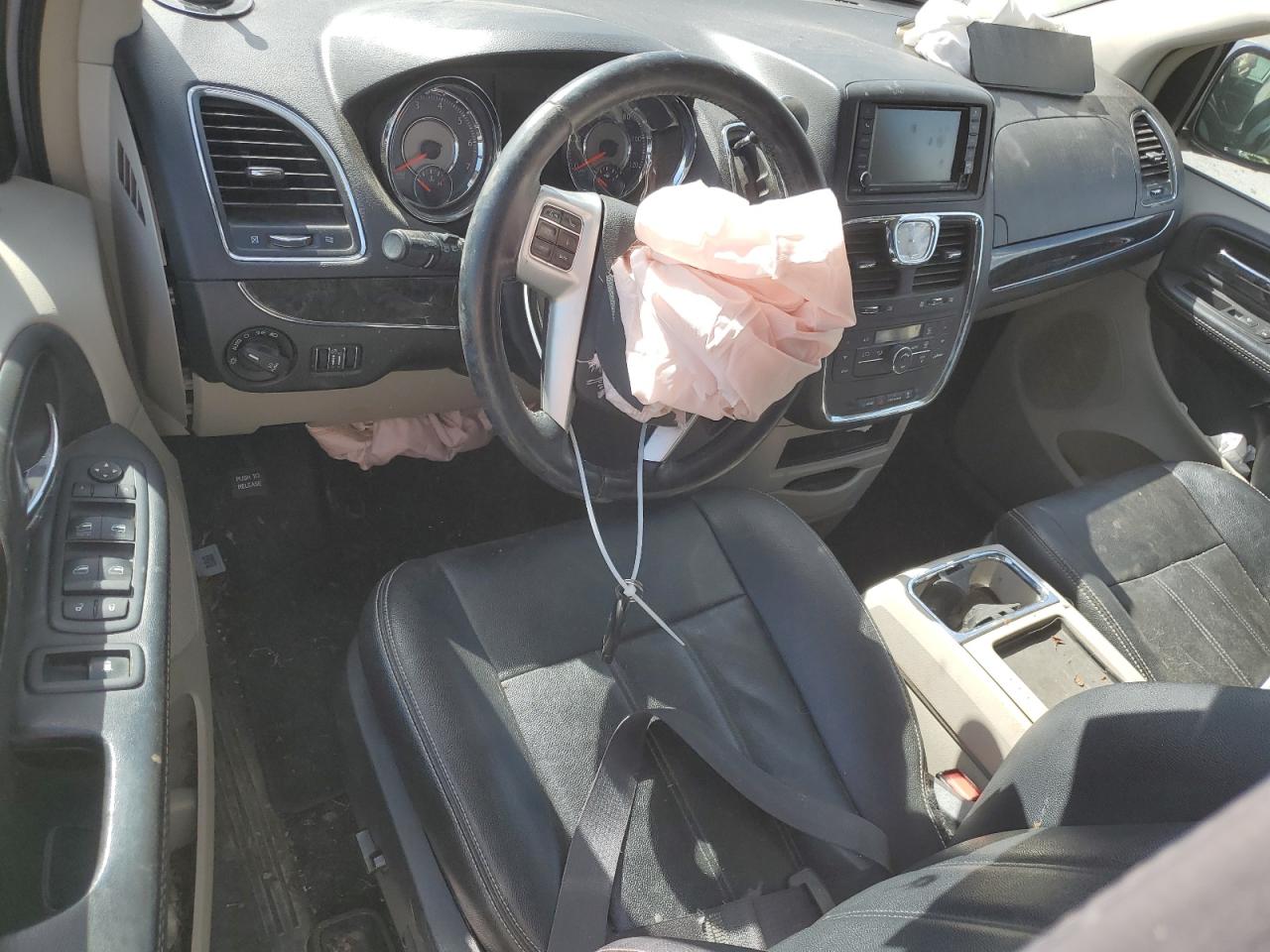 2016 Chrysler Town & Country Touring VIN: 2C4RC1BG8GR157449 Lot: 64795865