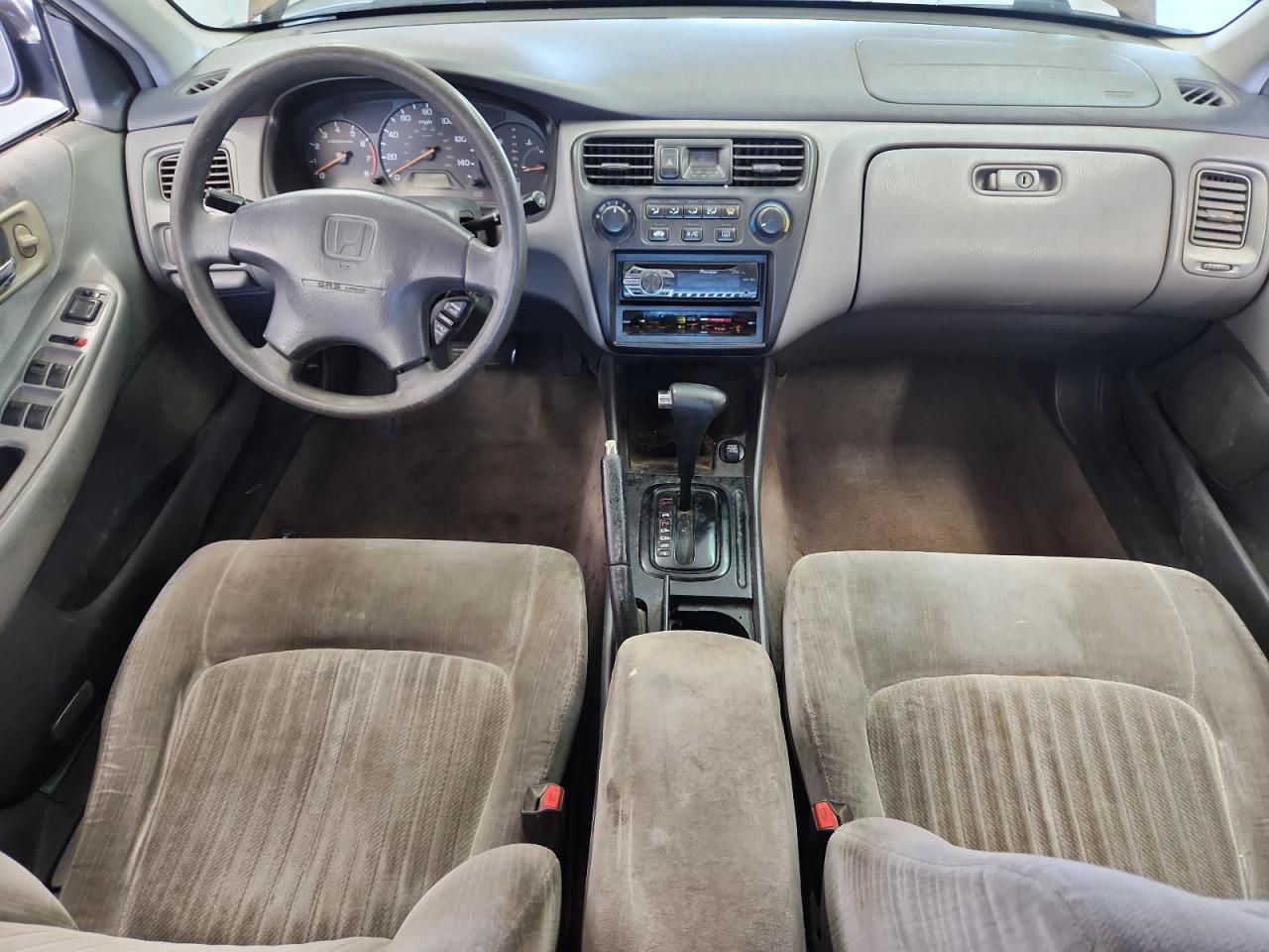 1998 Honda Accord Lx VIN: 1HGCG5640WA020379 Lot: 65035095