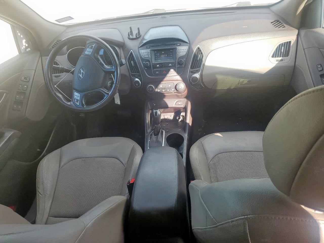 km8ju3ag7fu069299 KM8JU3AG7FU069299 2015 Hyundai Tucson Limited
