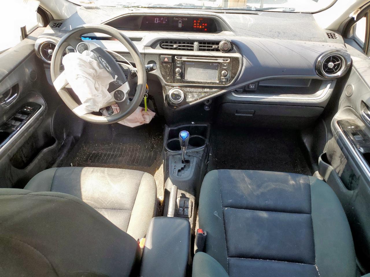 2015 Toyota Prius C VIN: JTDKDTB32F1102957 Lot: 64211175