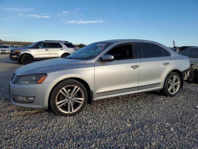 Sedans VOLKSWAGEN PASSAT 2014 Silver