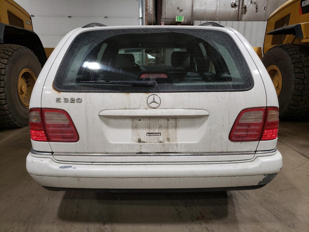 1999 Mercedes-Benz E 320 4Matic VIN: WDBJH82F2XX018867 Lot: 63272055