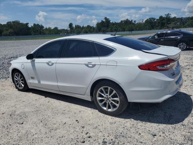  FORD FUSION 2017 Белы