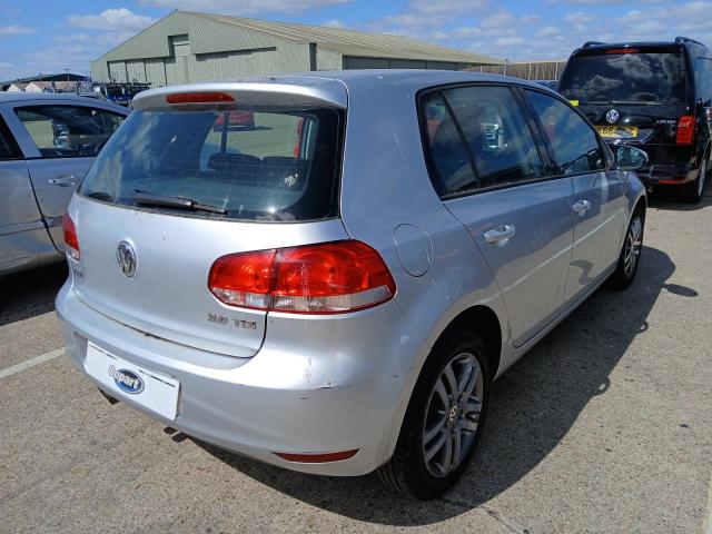 2010 VOLKSWAGEN GOLF SE TD