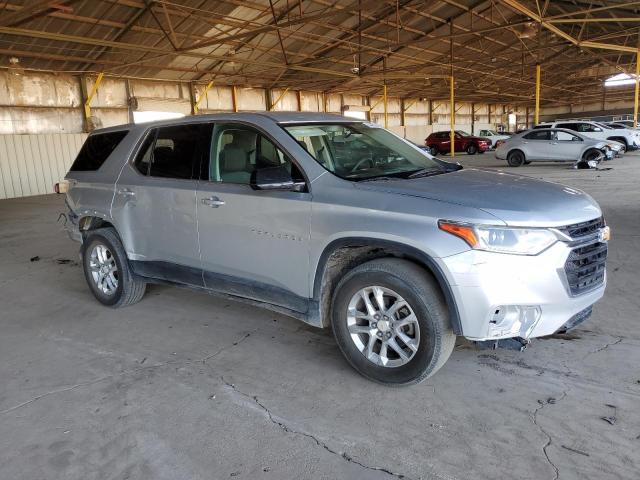  CHEVROLET TRAVERSE 2018 Srebrny
