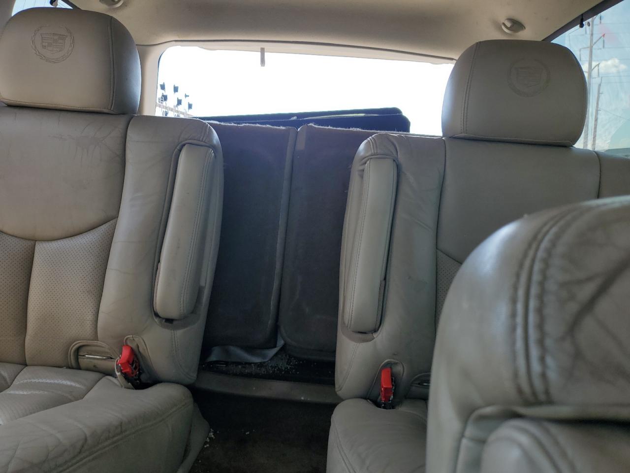 2004 Cadillac Escalade Luxury VIN: 1GYEK63N84R236563 Lot: 63245795