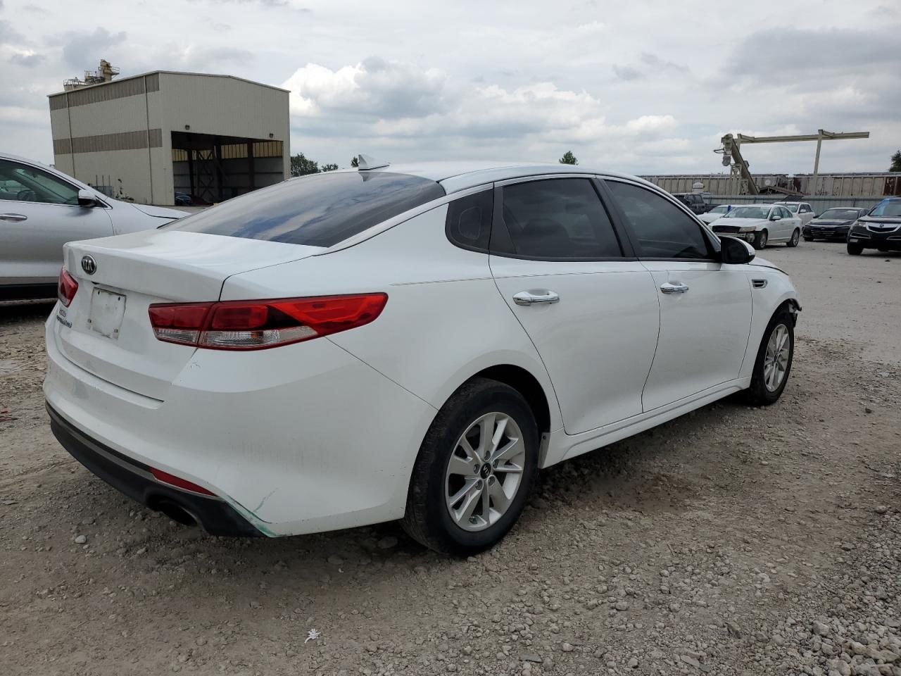 5xxgt4l37hg161569 5XXGT4L37HG161569 2017 Kia Optima Lx