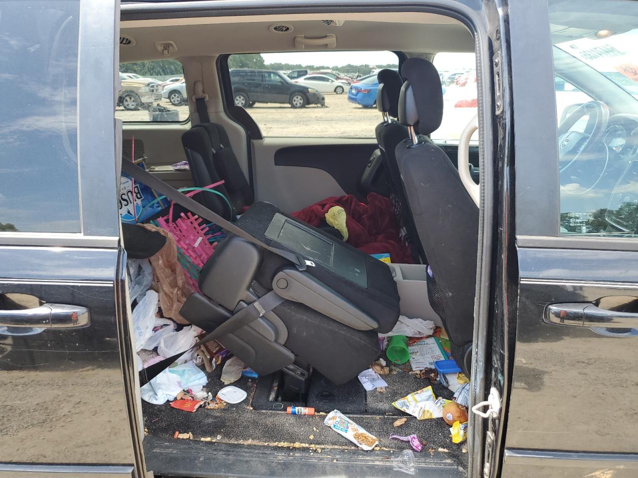 2013 Dodge Grand Caravan Sxt VIN: 2C4RDGCG2DR611575 Lot: 64474135