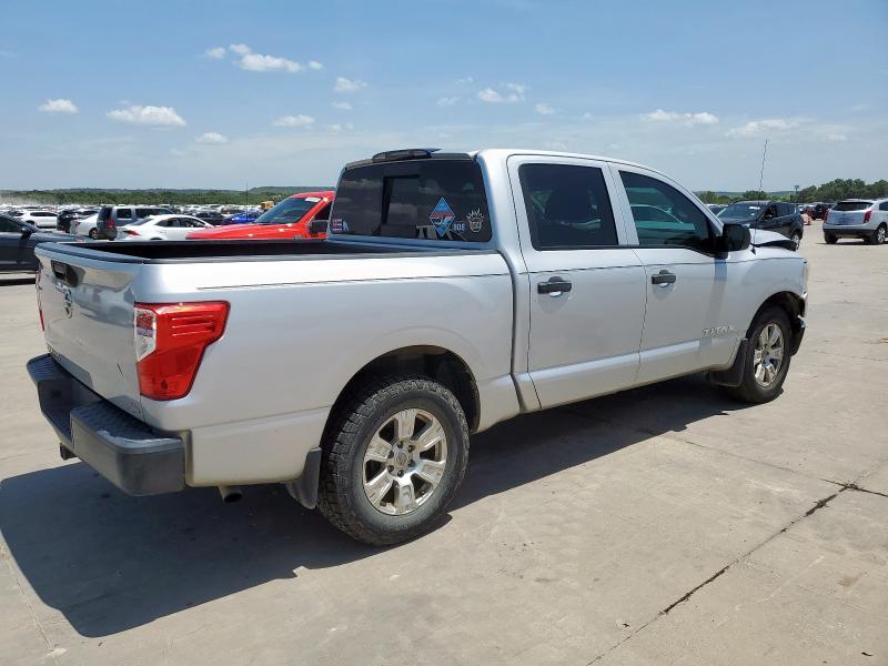  NISSAN TITAN 2017 Srebrny