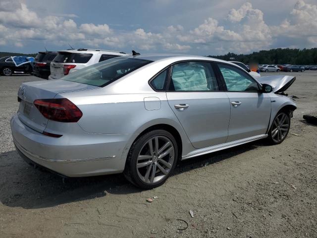  VOLKSWAGEN PASSAT 2018 Серебристый