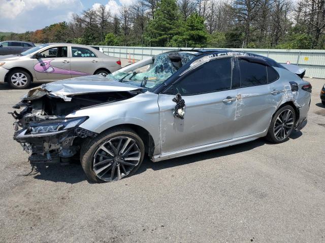  TOYOTA CAMRY 2018 Srebrny