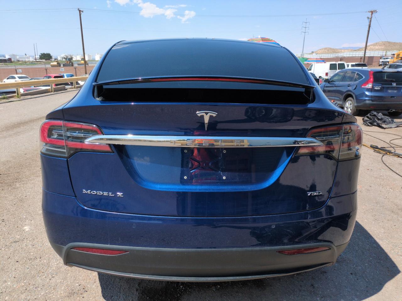 2018 Tesla Model X VIN: 5YJXCBE27JF136527 Lot: 62192045