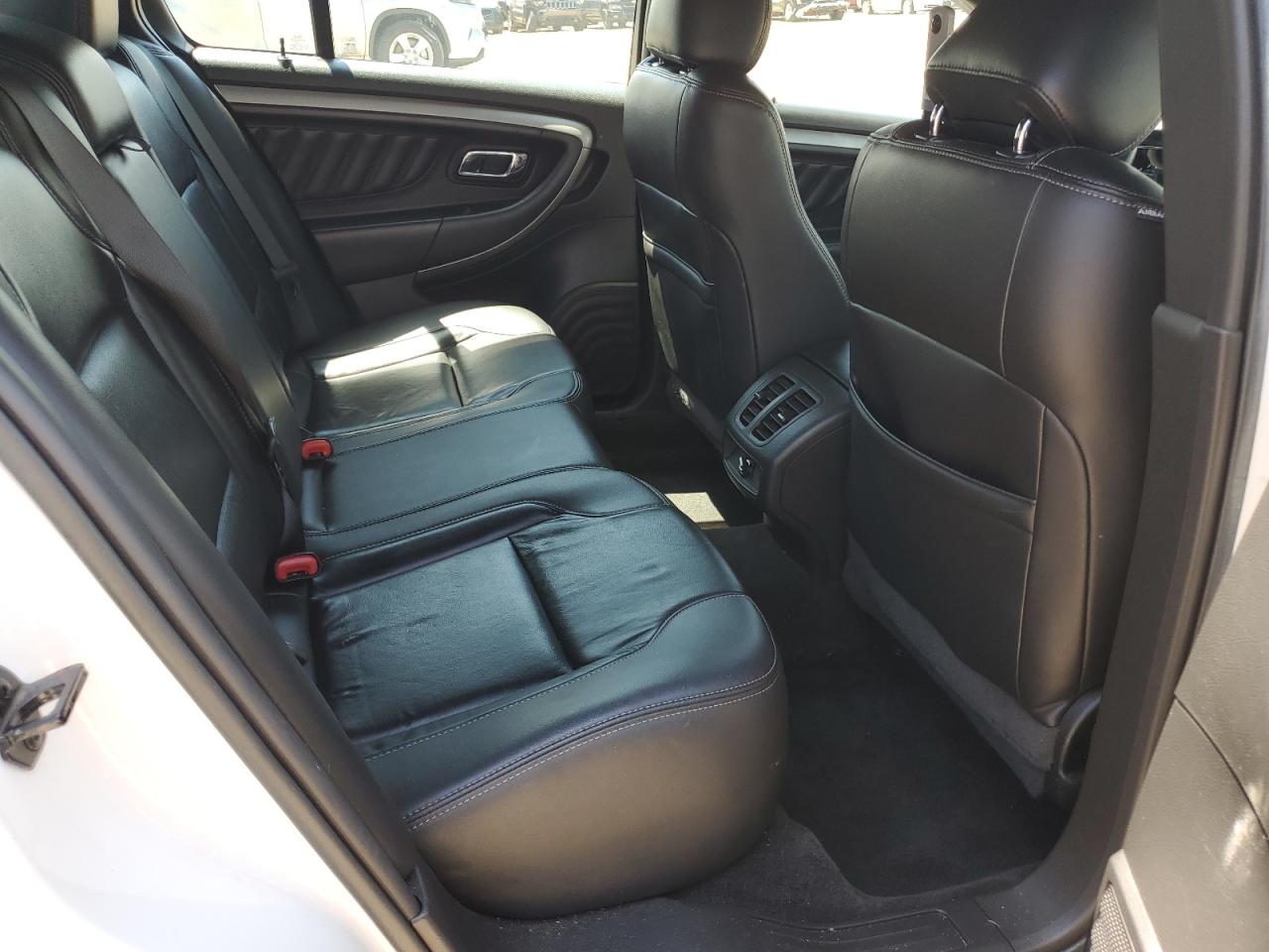 2018 Ford Taurus Sel VIN: 1FAHP2E80JG132098 Lot: 64848245