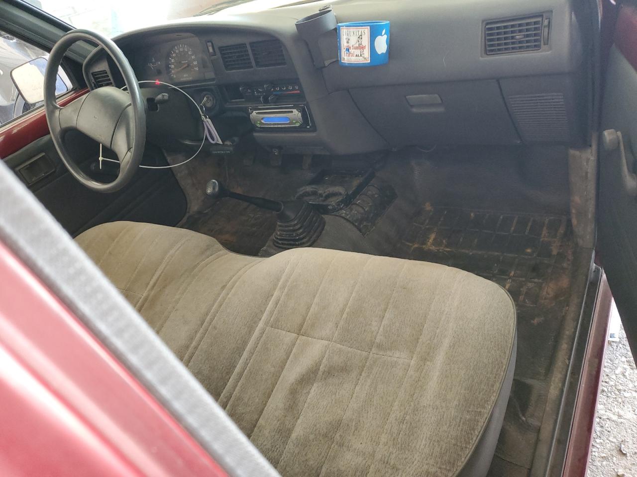 1991 Toyota Pickup 1/2 Ton Short Wheelbase VIN: JT4RN81A2M5101810 Lot: 64028515