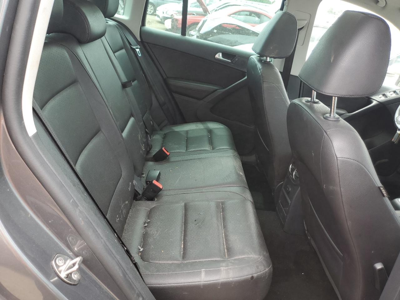 2016 Volkswagen Tiguan S VIN: WVGBV7AX6GW523525 Lot: 64114715