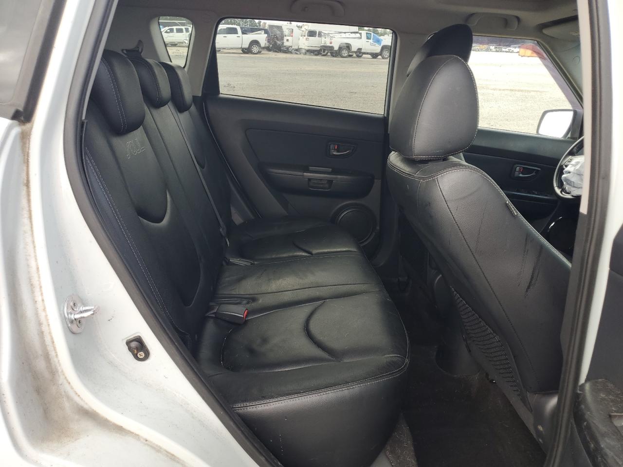 2010 Kia Soul + VIN: KNDJT2A27A7167388 Lot: 65210415