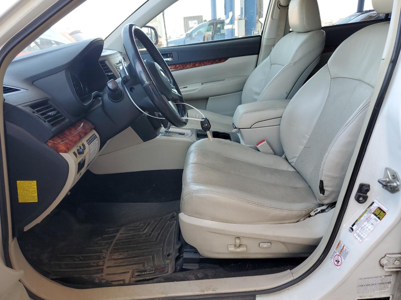 2011 Subaru Outback 2.5I Limited VIN: 4S4BRBKC1B3351918 Lot: 64141835