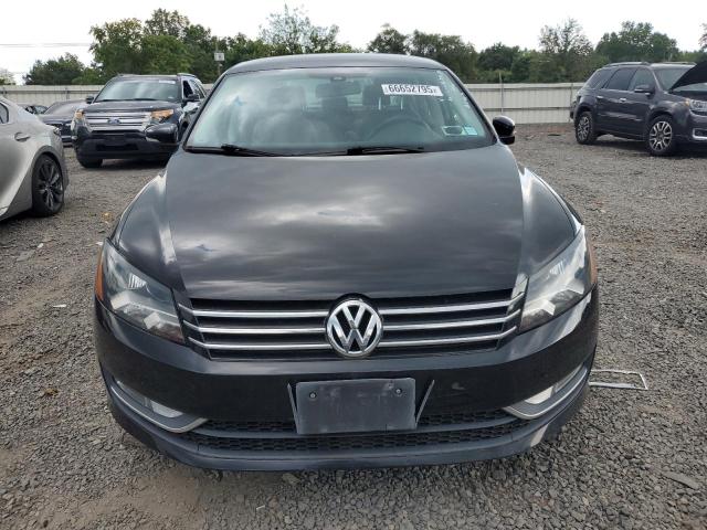 Sedans VOLKSWAGEN PASSAT 2015 Black