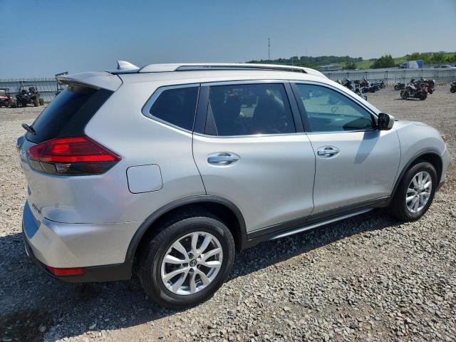  NISSAN ROGUE 2017 Srebrny