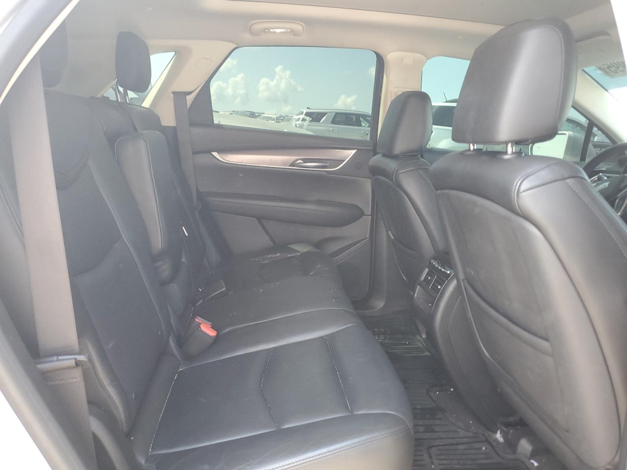 2017 Cadillac Xt5 Premium Luxury VIN: 1GYKNCRS8HZ211450 Lot: 63400995