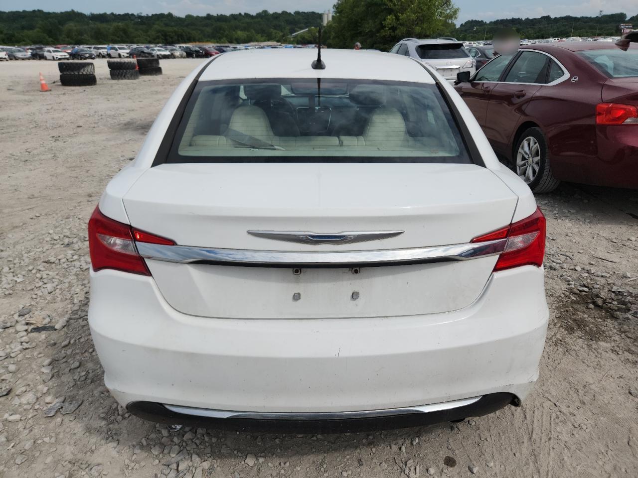 2011 Chrysler 200 Touring VIN: 1C3BC1FB5BN570472 Lot: 62908095
